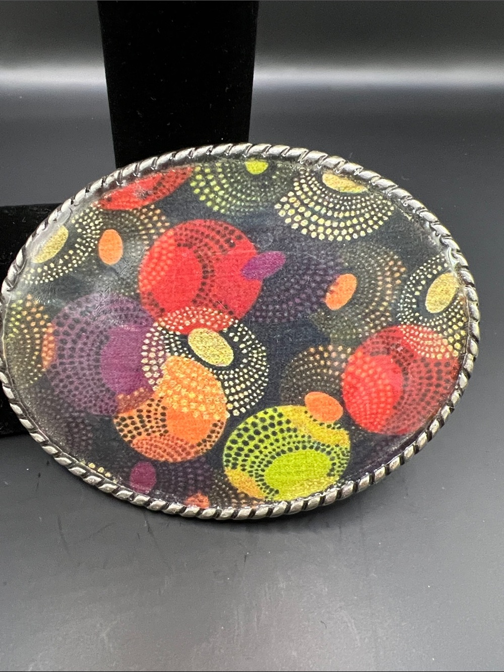 Multicolor Dot-Pattern Oval Belt Buckle in Black